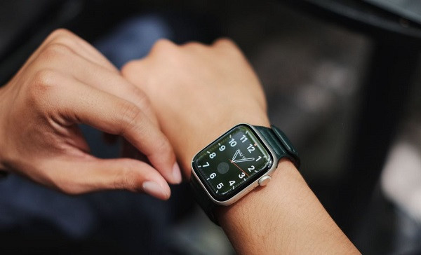Apple Watch Series SE 2023 hỏng nút nguồn Apple Watch Series SE 2023 hỏng nút nguồn