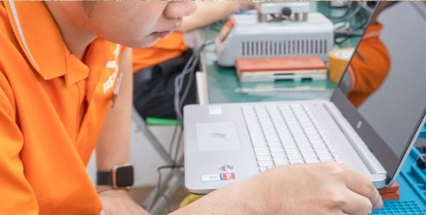 Cách sửa chữa lỗi bung bản lề Laptop