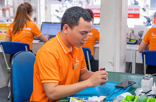 Dịch vụ thay camera trước nhanh chóng và chất lượng