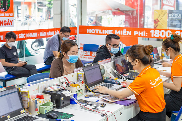 Ép kính Xiaomi POCO F3 ở FASTCARE