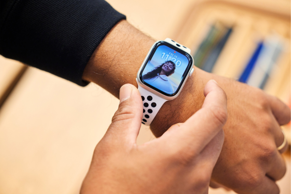 Lý do cần thay vỏ Apple Watch Series 8