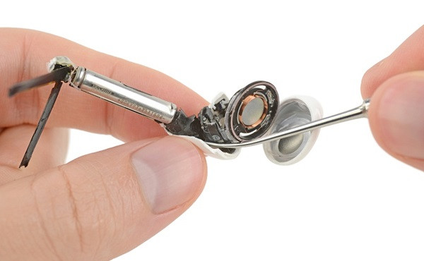 Nguyên nhân dẫn đến mic AirPods bị hư