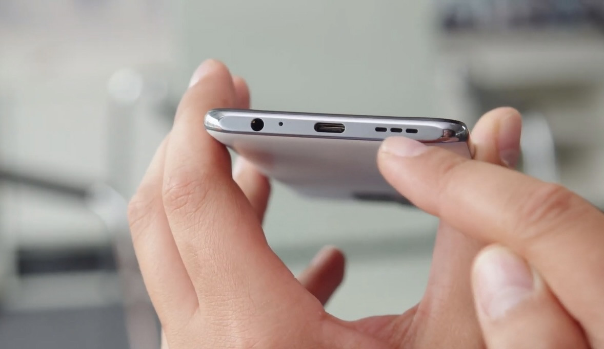 Nguyên nhân hư hỏng chân sạc trên Xiaomi POCO M5s