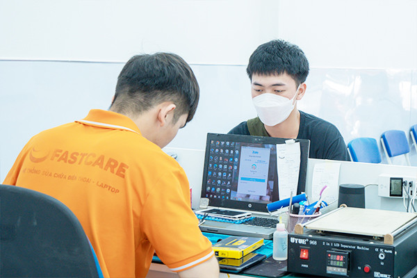 Thay camera trước Xiaomi Redmi 5 minh bạch