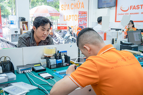 Thay loa trong Xiaomi POCO F3 minh bạch