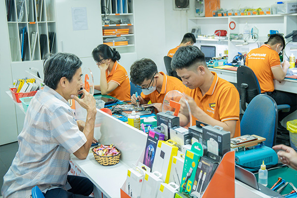Thay mic Xiaomi POCO F3 ở FASTCARE