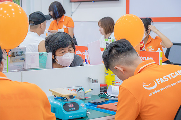 Trong khi thay chân sạc Xiaomi Redmi 5
