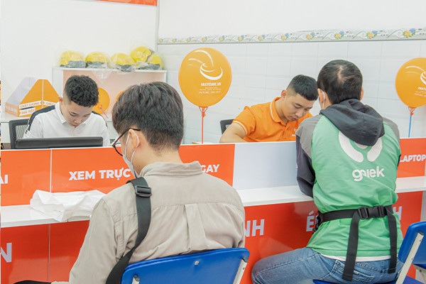 Ưu điểm của FASTCARE khi thay nắp POCO F3