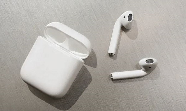 Airpods 1 hỏng vỏ ngoài Airpods 1 hỏng vỏ ngoài
