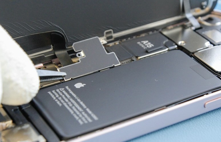 Bạn cần thay ron iPhone 13 Mini khi gặp các dấu hiệu sau