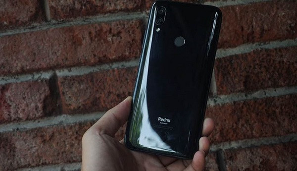 Camera sau Xiaomi Redmi 7