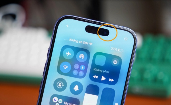 Camera trước iPhone 16 hư hỏng