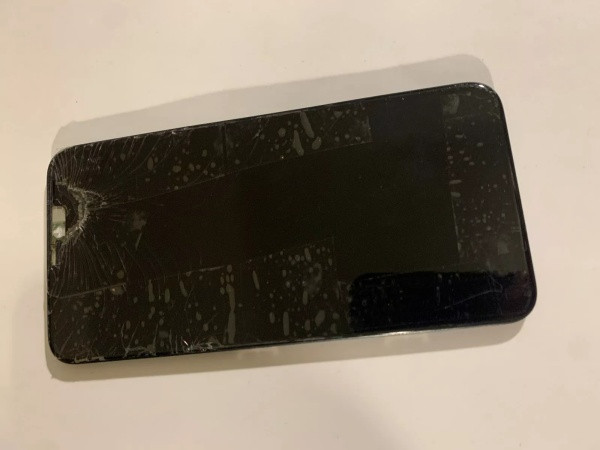 Dấu hiệu 11 Pro Max hư main