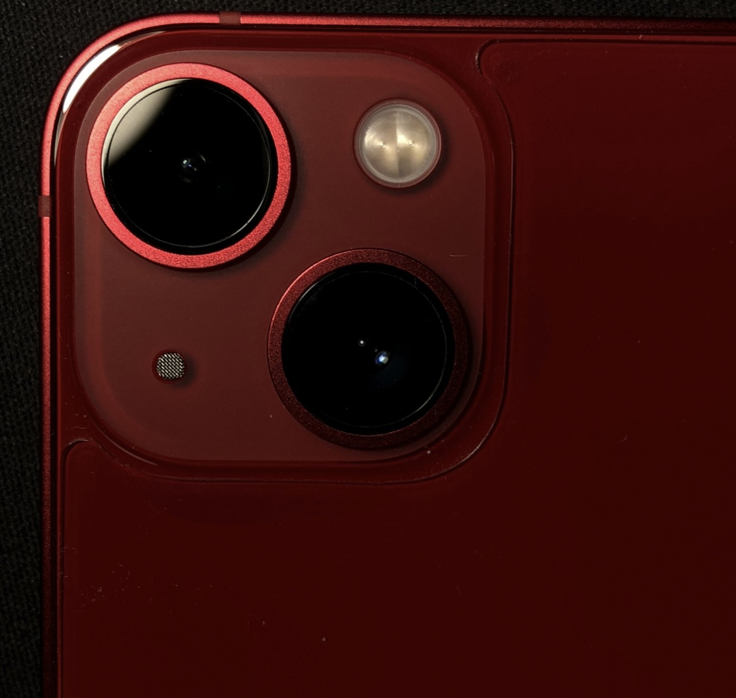 Dấu hiệu hỏng đèn flash iPhone 13 Mini:
