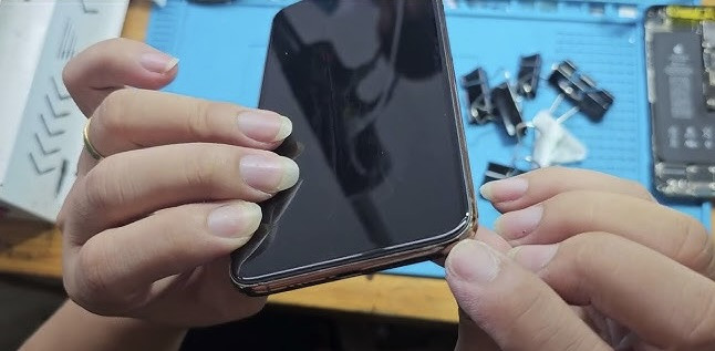 Dấu hiệu hỏng roong iPhone 11 Pro Max