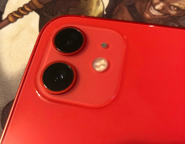 Đèn flash iPhone 12