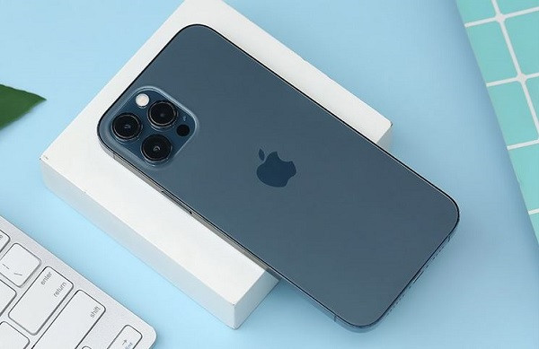 iPhone 12 Pro Max hỏng đèn flash