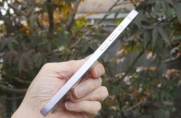 iPhone 14 Plus hư nút volume