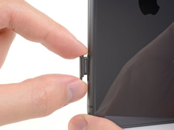Khay SIM iPhone 11