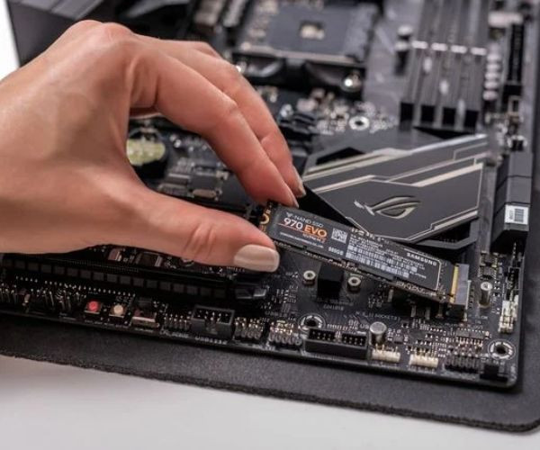 Không có cổng NVME hoặc cổng bị lỗi 