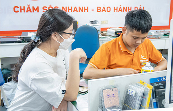 kỹ thuật thay kính camera Xiaomi Redmi 6 minh bạch