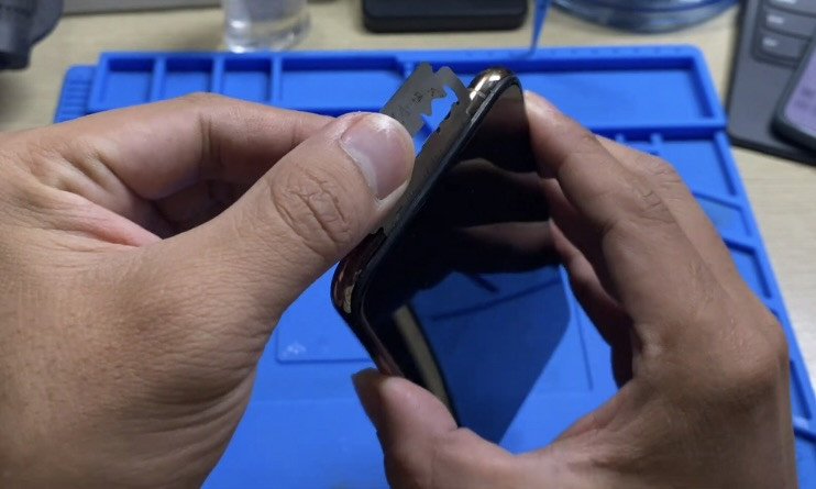 Nguyên nhân dẫn đến roong iPhone 13 Mini bị hư