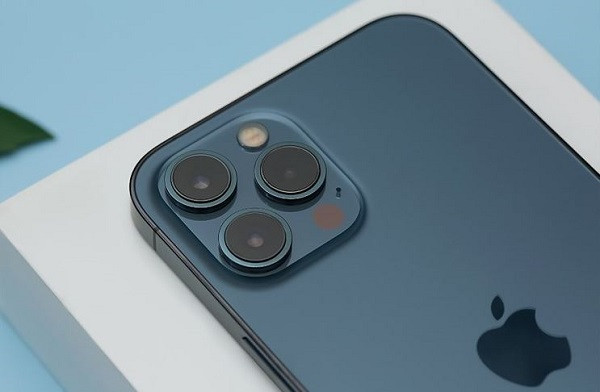 Nguyên nhân iPhone 12 Pro Max hỏng đèn flash