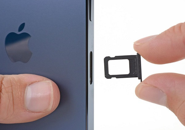 Nguyên nhân iPhone 12 Pro Max hỏng khay SIM
