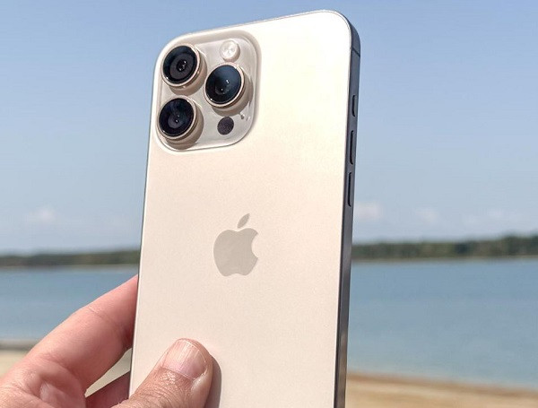 Nguyên nhân iPhone 16 Pro Max hỏng kính camera