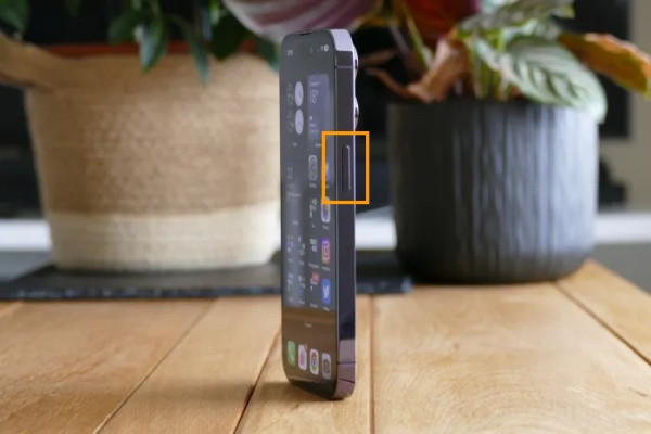Nút nguồn iPhone 14 Pro hư hỏng