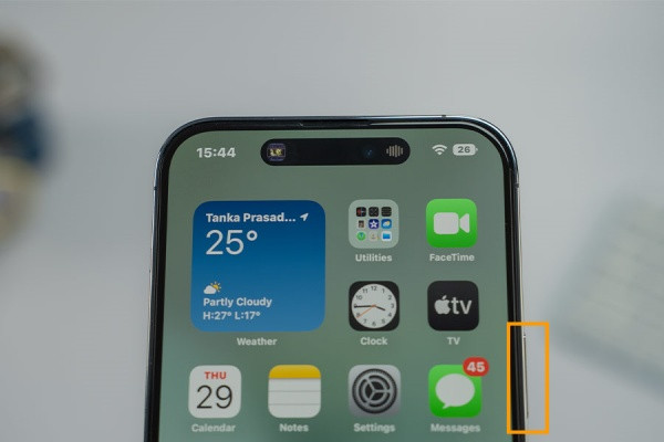 Nút nguồn iPhone 14 Pro Max hư hỏng