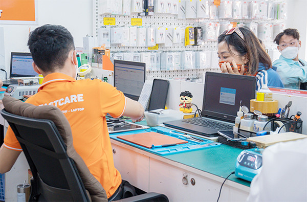 Quy trình thay pin Xiaomi Redmi 7 tại FASTCARE
