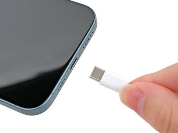 Thay chân sạc iPhone 16 Plus uy tín