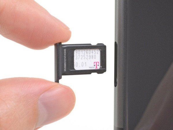 Thay khay SIM iPhone 11