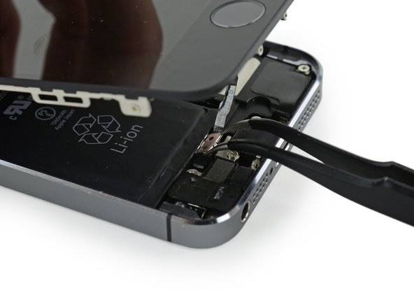 ép cổ cáp màn hình iPhone SE 2022