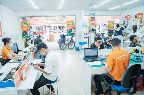 Thay nút volume iPhone 14 Plus tại FASTCARE