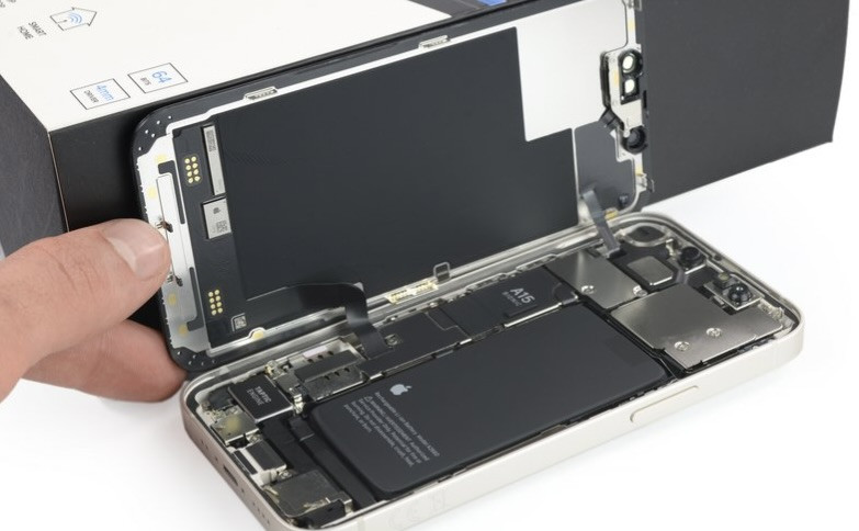 Thay roong iPhone 13 Mini