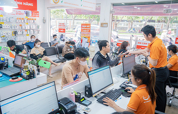 trung tâm thay camera sau Oppo R17 Neo minh bạch