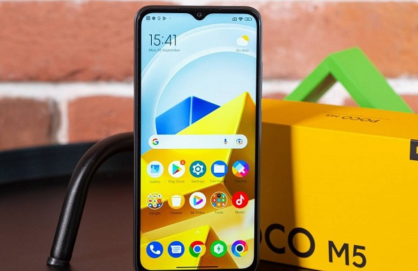 Xiaomi POCO M5 hỏng mặt kính