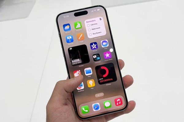 Chạy phần mềm iPhone 15