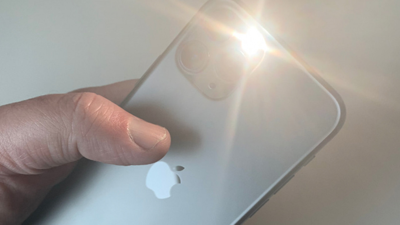 dấu hiệu cần thay đèn Flash iPhone 13 dấu hiệu cần thay đèn Flash iPhone 13