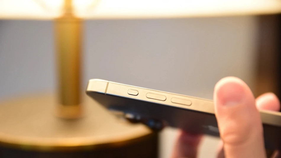 dấu hiệu cần thay nút volume iPhone 16 Pro Max