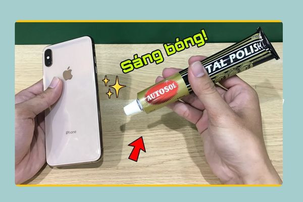 Dùng kem đánh bóng kính&nbsp;