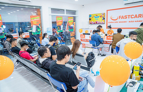 FASTCARE thay nút nguồn iPhone 16 Pro Max chuyên nghiệp