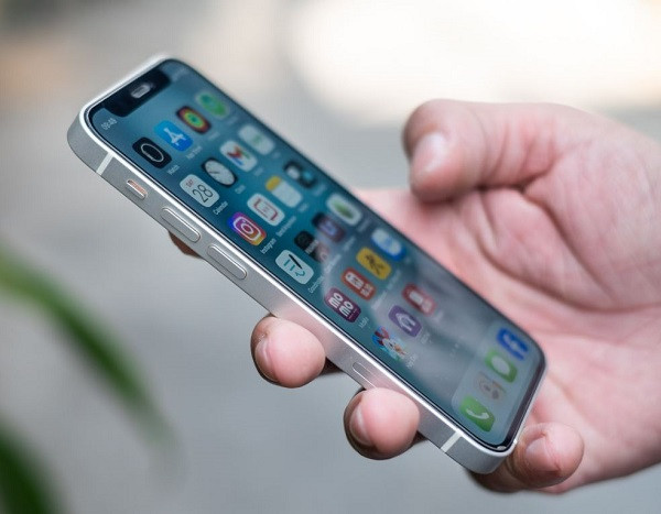 iPhone 12 Mini hỏng IC hiển thị