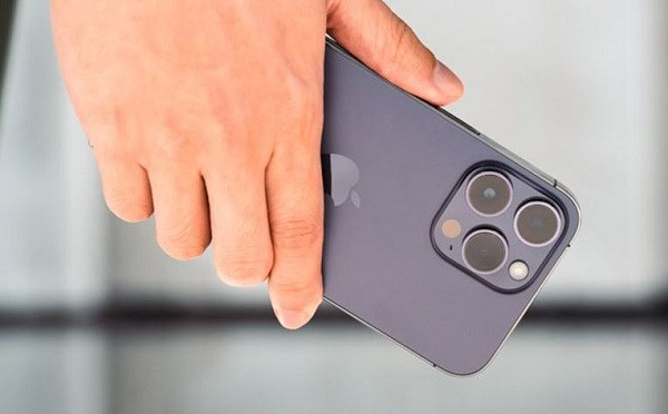 iPhone 14 Pro Max hỏng IC camera