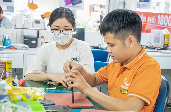 Địa chỉ uy tín để sửa iPhone bị vô nước