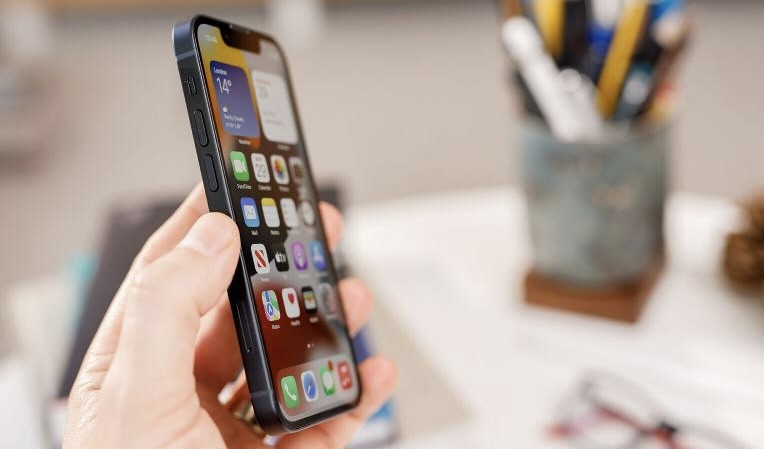 Khi nào nên chạy phần mềm iPhone 13 Mini, dấu hiệu cần lưu ý