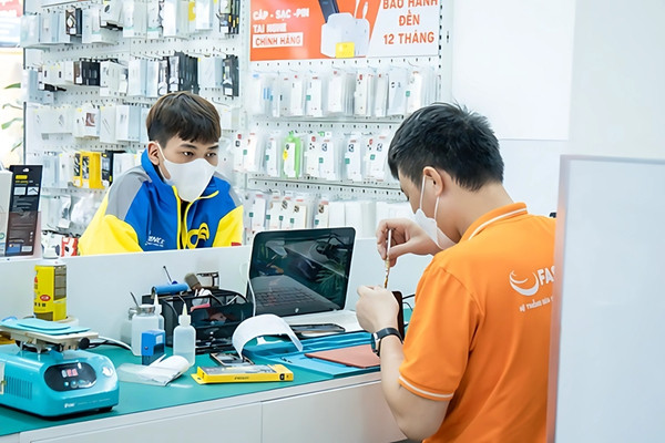 Kiểm tra và sửa màn hình điện thoại ở đâu uy tín, giá tốt?