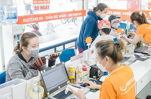 Lý do nên thay bộ nẹp iPhone 15 tại FASTCARE